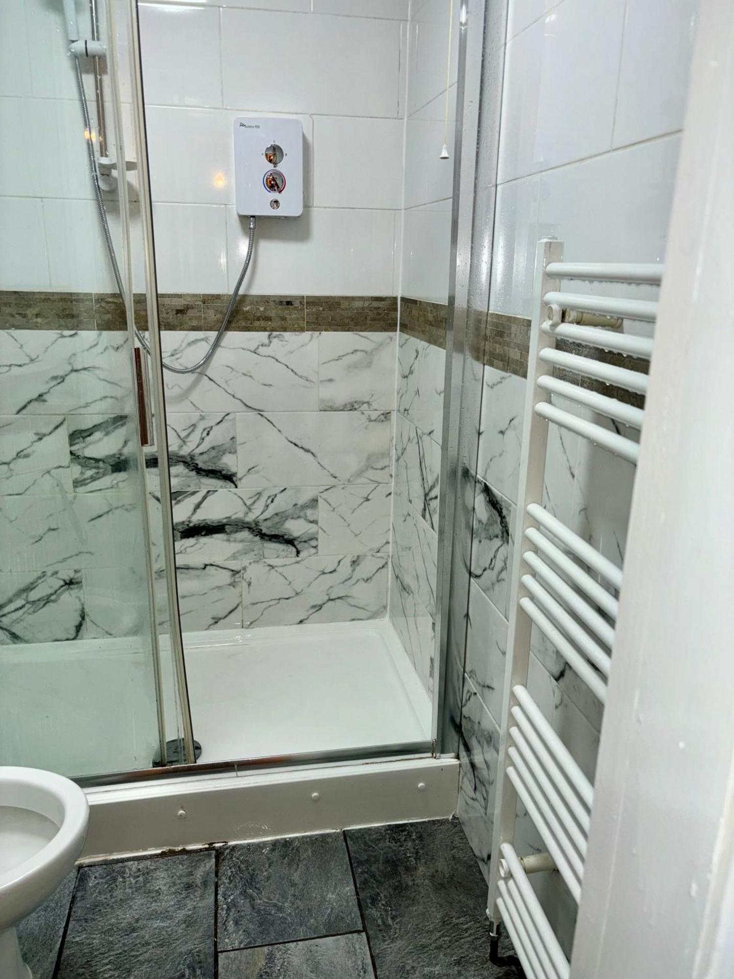 Stainless Guests House 호텔 더들리 외부 사진